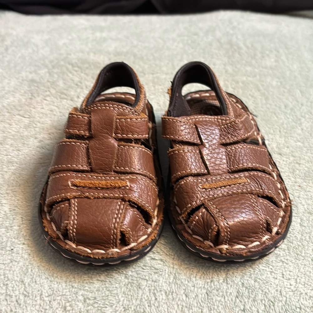 Tom McAn extra flex leather sandals size 4W